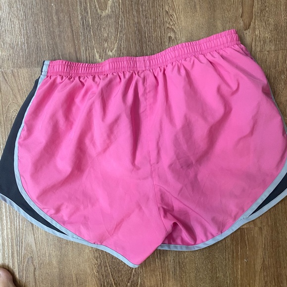 Nike running shorts - Picture 4 of 4